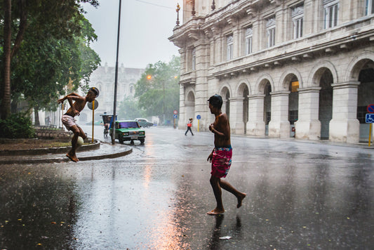Diluvio y fútbol. La Habana